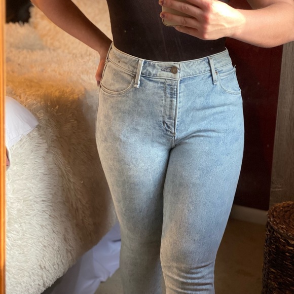 Abercrombie 'Simone' High Rise Ankle Jean - Picture 3 of 10